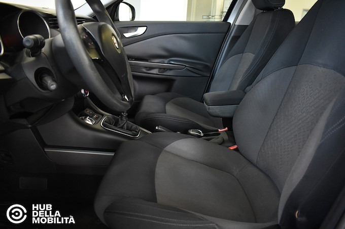 ALFA ROMEO Giulietta 1.6 JTDm-2 105 CV Distinctive